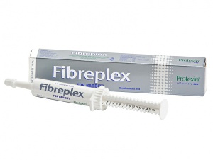 Na fotografii je krabička a aplikátor přípravku Protexin Fibreplex